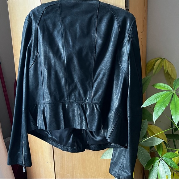 Black leather jacket. Never worn 18w - Picture 4 of 10
